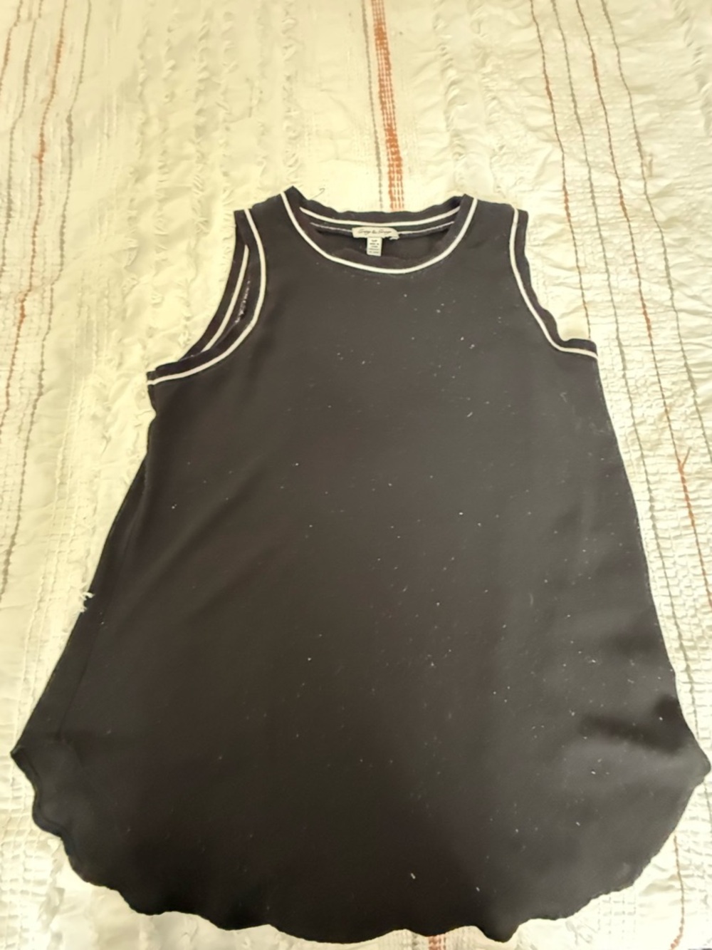 Black Sleeveless Scallop Hem Tank Top